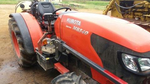 KUBOTA M8540 NARROW TREKKER / TRACTOR