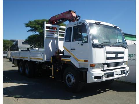 Nissan UD290 crane truck