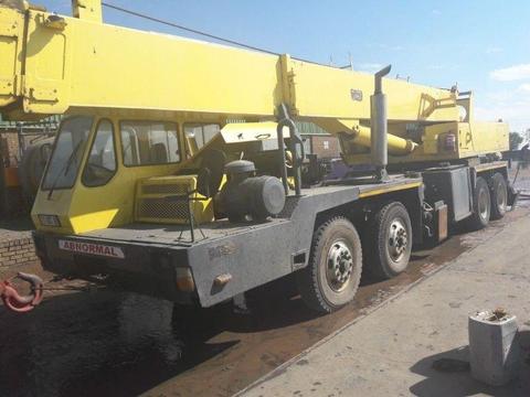 Used 1990 P&H 40 Ton Mobile Crane for sale
