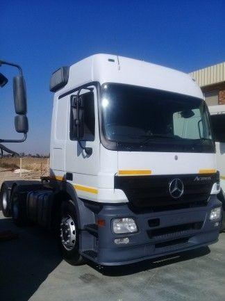 Mercedes Benz truck tractor mounted with hydraulics