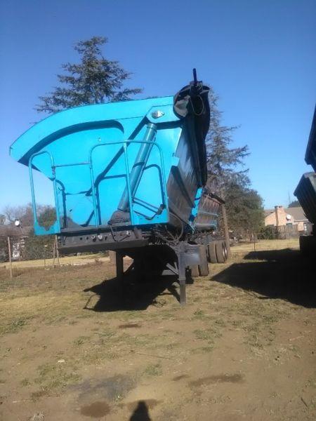 Must go price on 34 tonne side tipper trailer