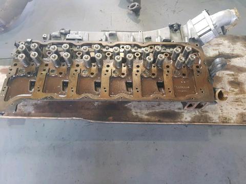 Renault 420dxi truck cylinder head