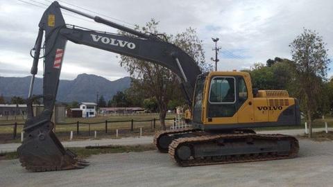Volvo EC210 excavator for sale
