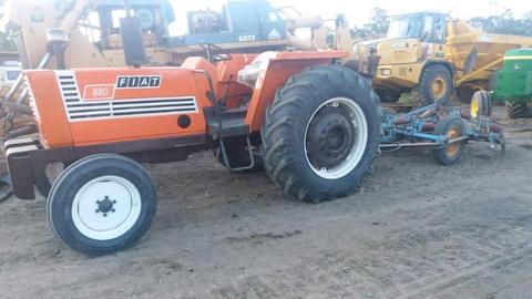 Fiat 880 tractor