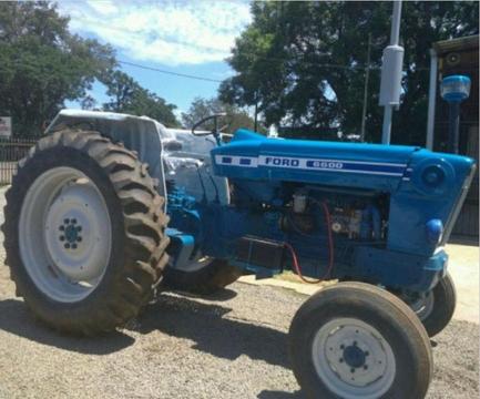 S2846 Blue Ford 6600 2x4 Pre-Owned Tractor