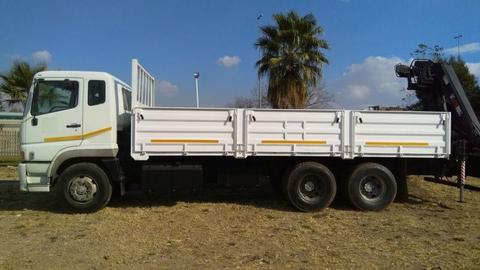 2012 Fuso FV26-420 mass dropside crane truck