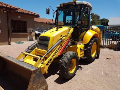 TLB NEW HOLLAND 4x4