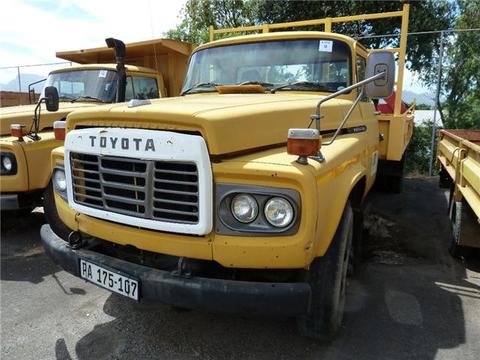 Toyota Dropside Crane Platform Truck - ON A ONSITE AUCTION 