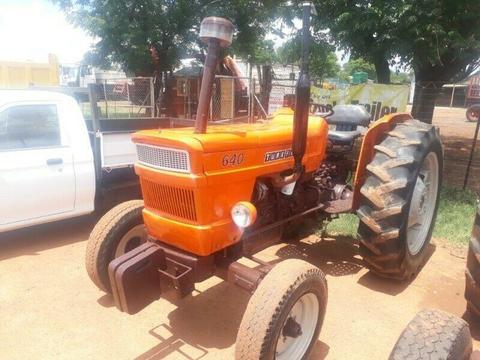 2000 FIAT 640 TRACTOR 